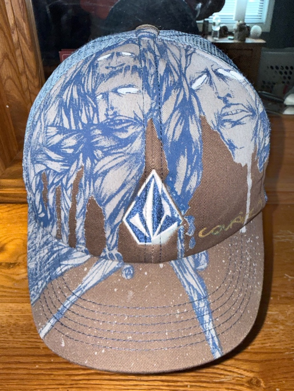 Volcom Brown/Blue Graphics “Art Series” Trucker Hat vintage from Y2K! Rare!